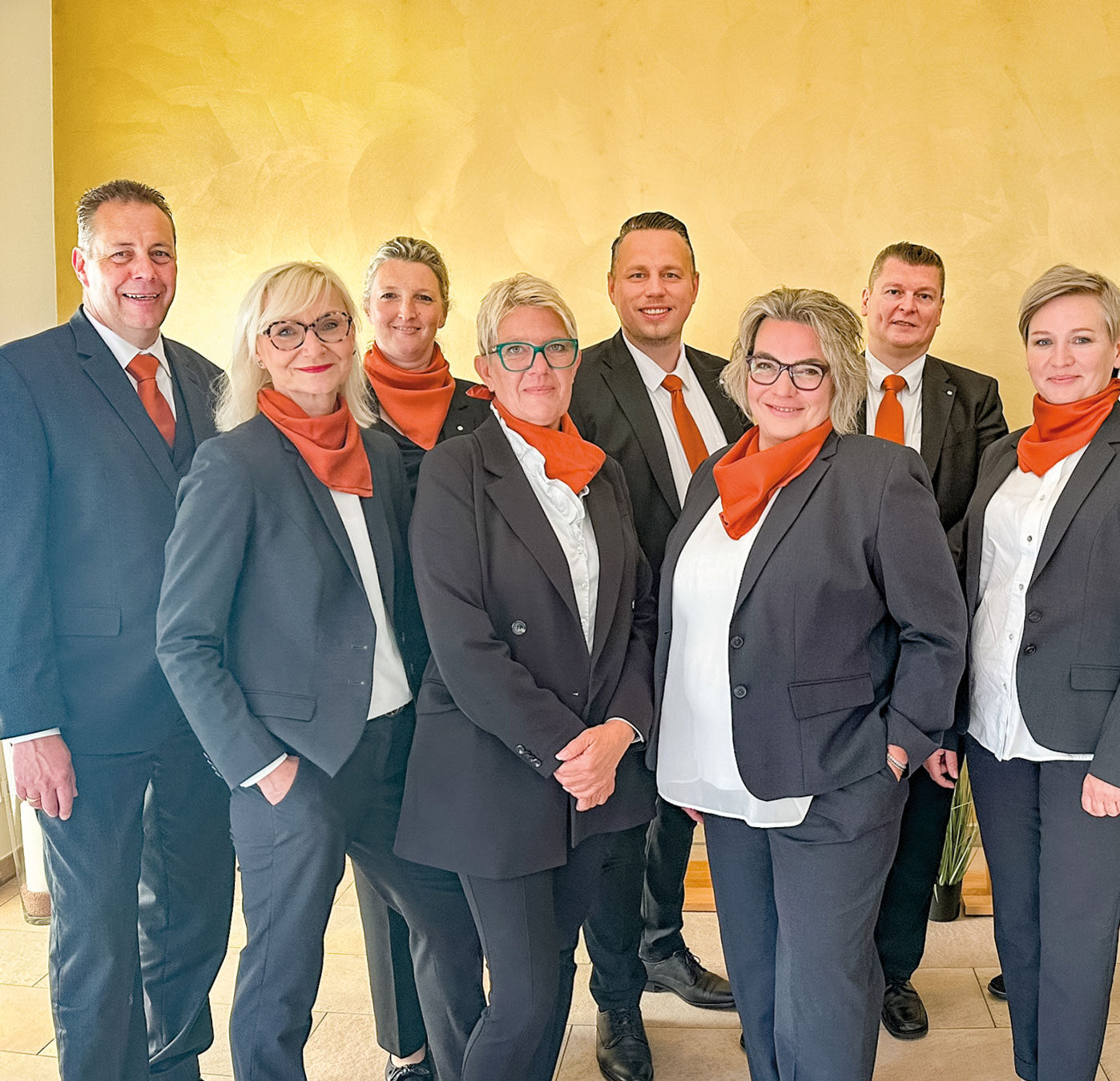 Unser Dellweg-Team aus Remscheid unterstützt Sie bei der Bestattung – vertrauensvoll und einfühlsam.